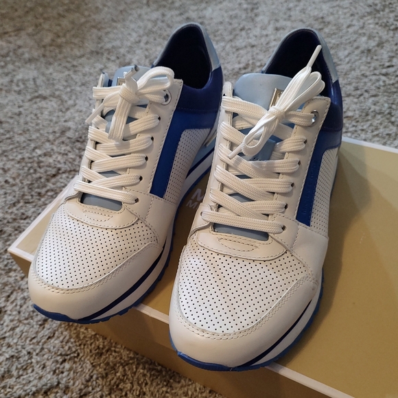 Michael Kors Billie Trainer - Picture 12 of 13